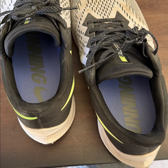 Nike Black and Gray Athletic Shoes - Picture 4 of 5